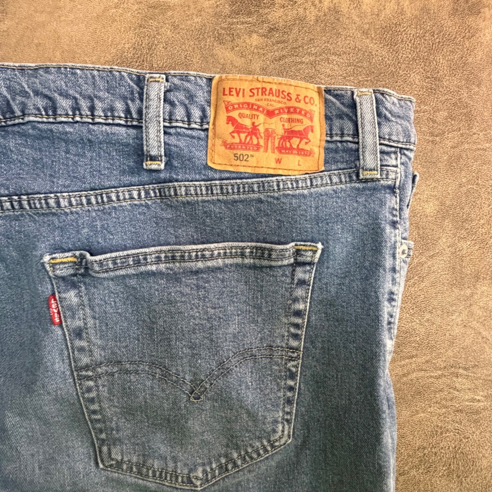Levi's 502 Taper Jeans Mens 46x32 Blue Regular Taper Fit Denim 8260